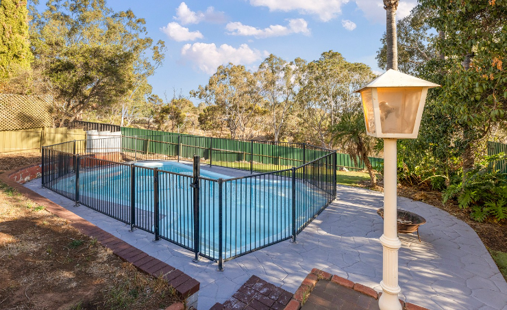 get-professional-guidance-to-sell-house-in-tea-tree-gully-big-0