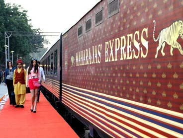 india-luxury-train-tour-packages-big-0