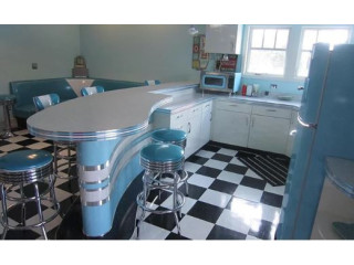 Get our Custom home bars designs in retro and ultramodern designs