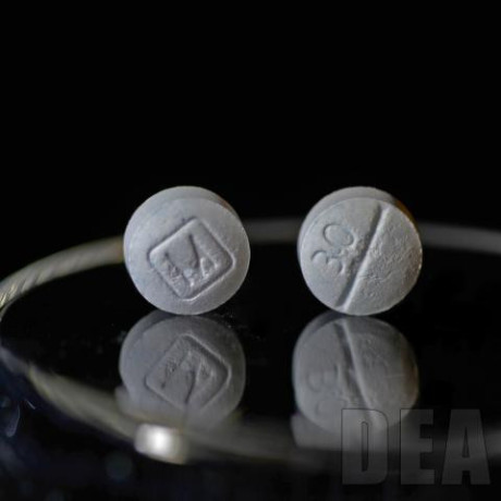oxycodoneacetaminophen-5-325-mg-en-espanol-lowest-pricing-in-town-at-arizona-usa-big-0